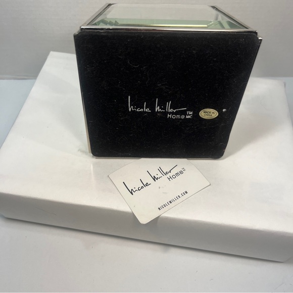 Nicole Miller Home Glass Mirrored Trinket Jewelry Box 3.5x3.5 Lid / 4X4 Base NEW - Picture 10 of 10
